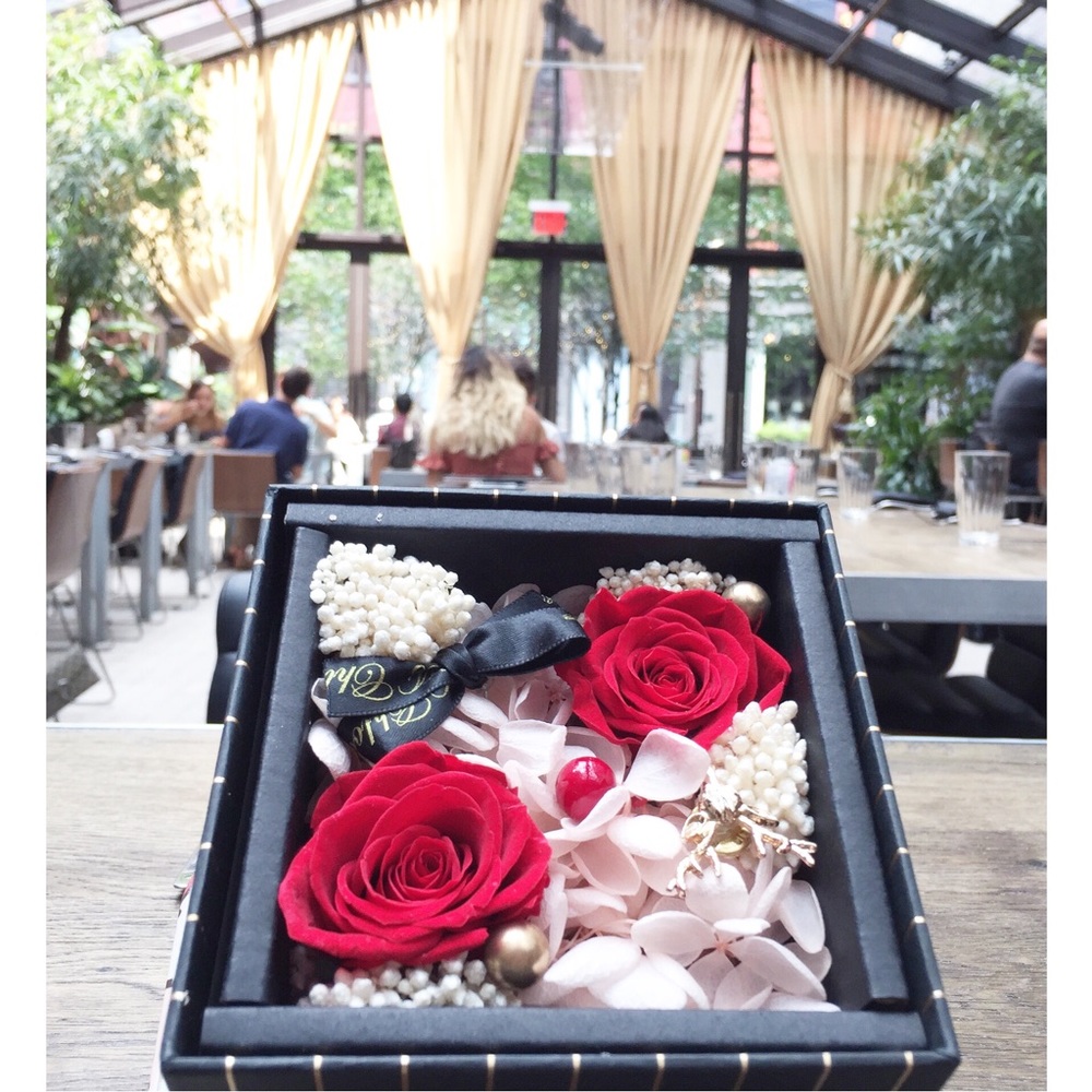 Preserved Rose Flower Box - Picture 2 of 3